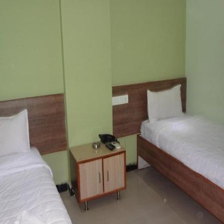 Hotel Sowbhagya 비사카파트남 외부 사진